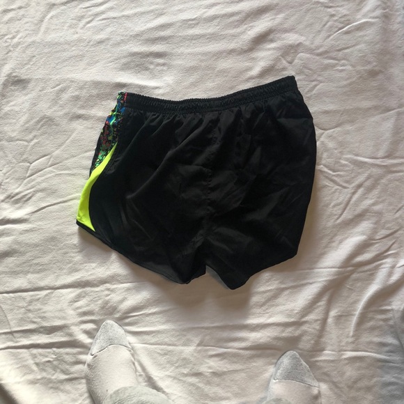 🍀Nike Dri Fit running shorts - Picture 4 of 4